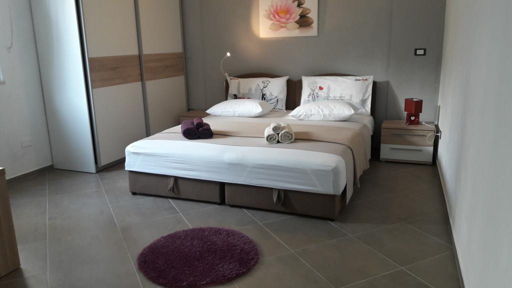 Apartments Rotiroti Zadar Ngoại thất bức ảnh